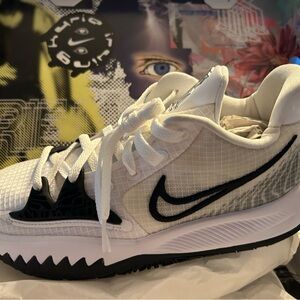 New In Box Kyrie Low IV Basketball sneakers
